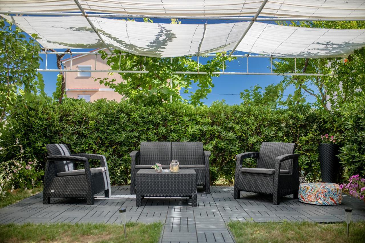 Apartmani Ana & Milo โลปาร์ ภายนอก รูปภาพ