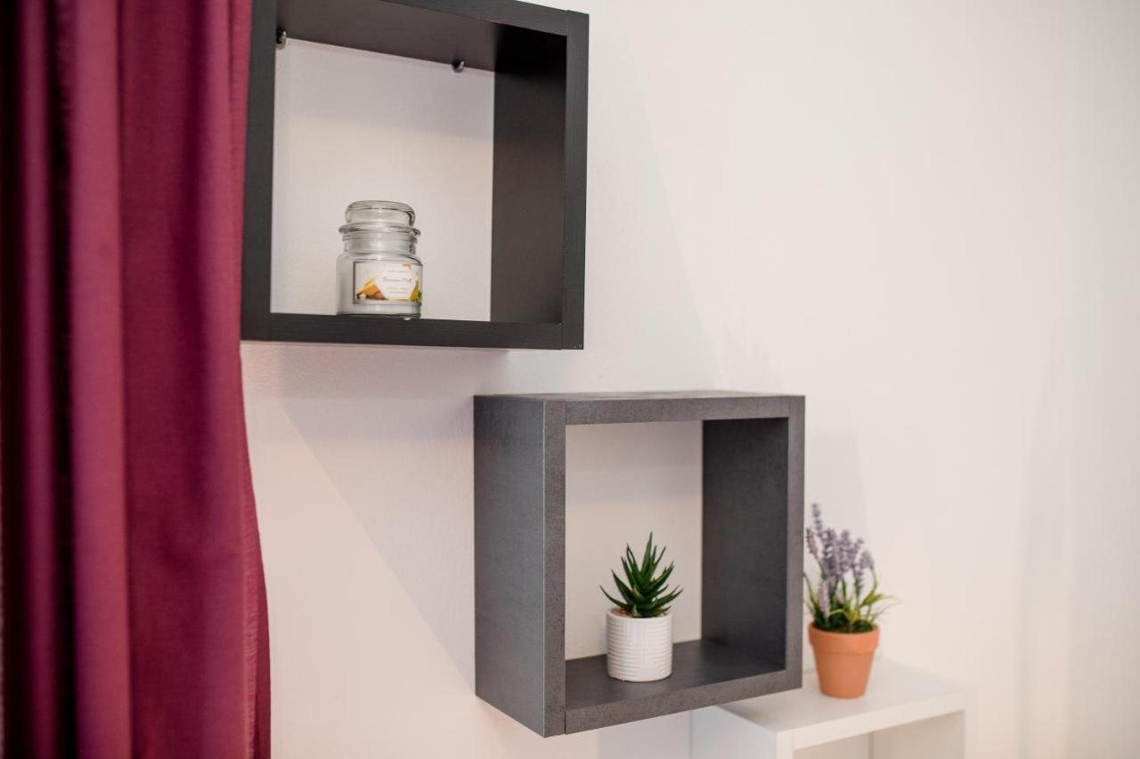 Apartmani Ana & Milo โลปาร์ ภายนอก รูปภาพ