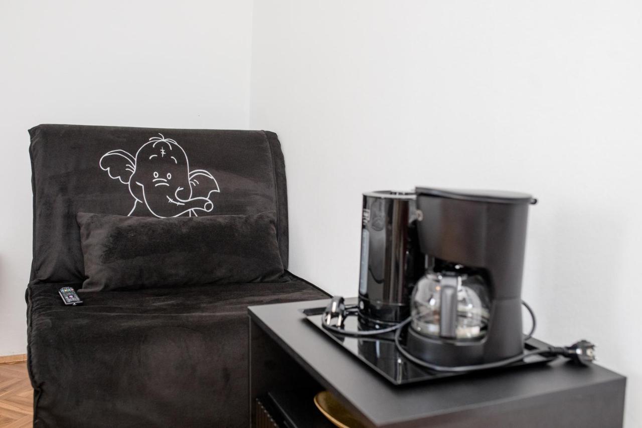 Apartmani Ana & Milo โลปาร์ ภายนอก รูปภาพ