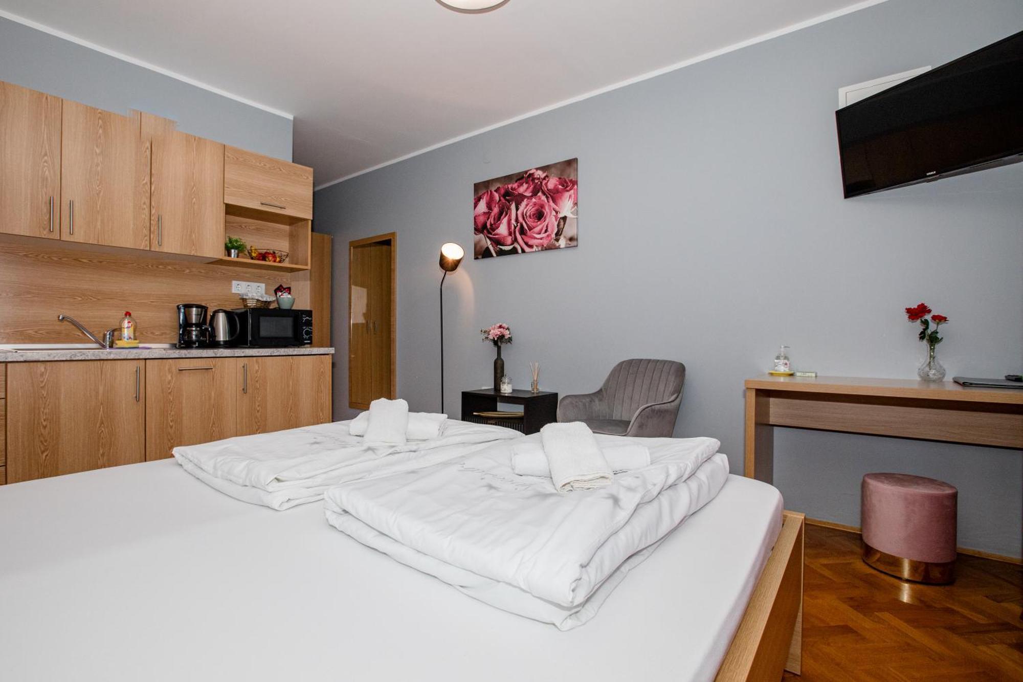 Apartmani Ana & Milo โลปาร์ ห้อง รูปภาพ